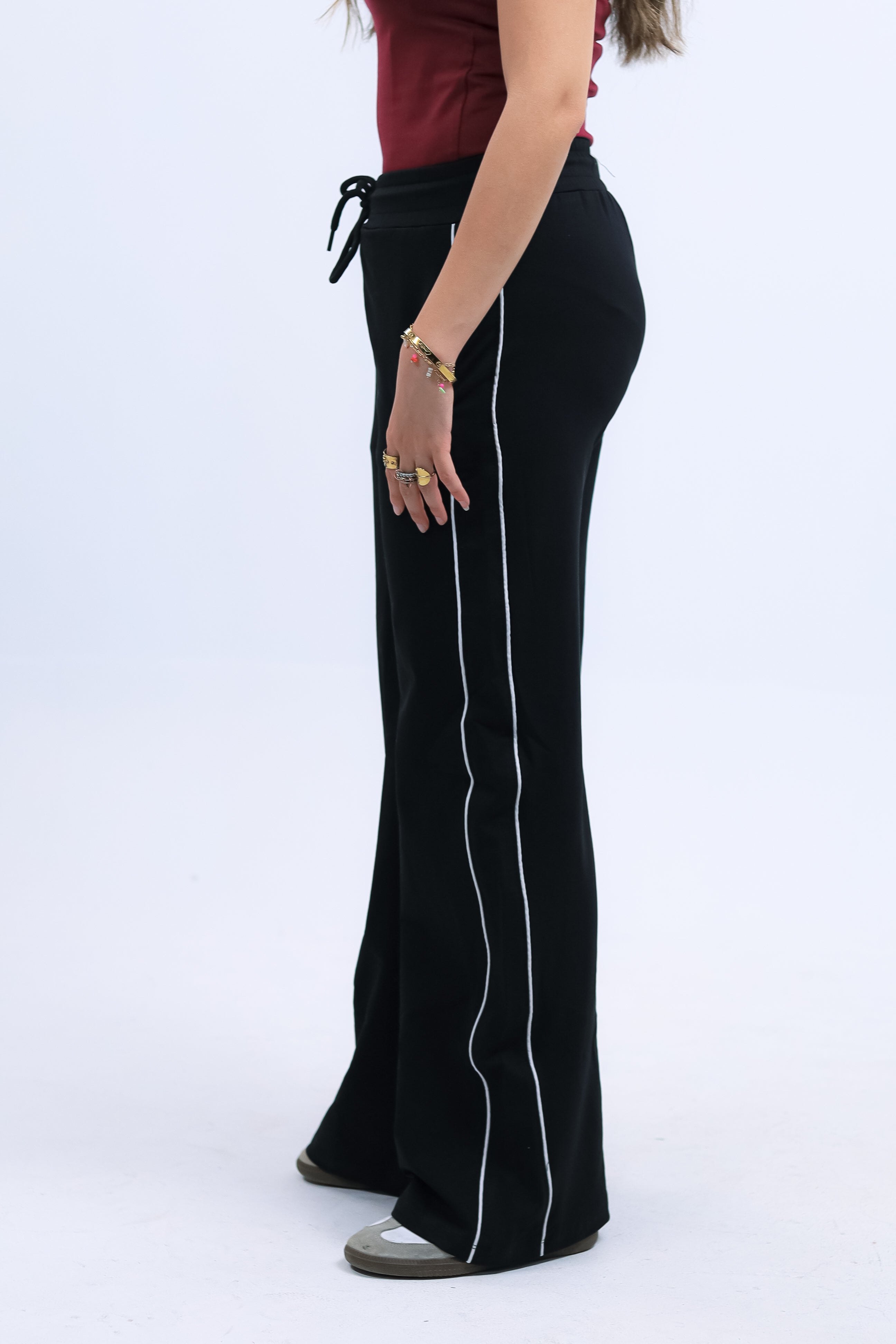 WIDE LEG SWEATPANTS WITH LINE