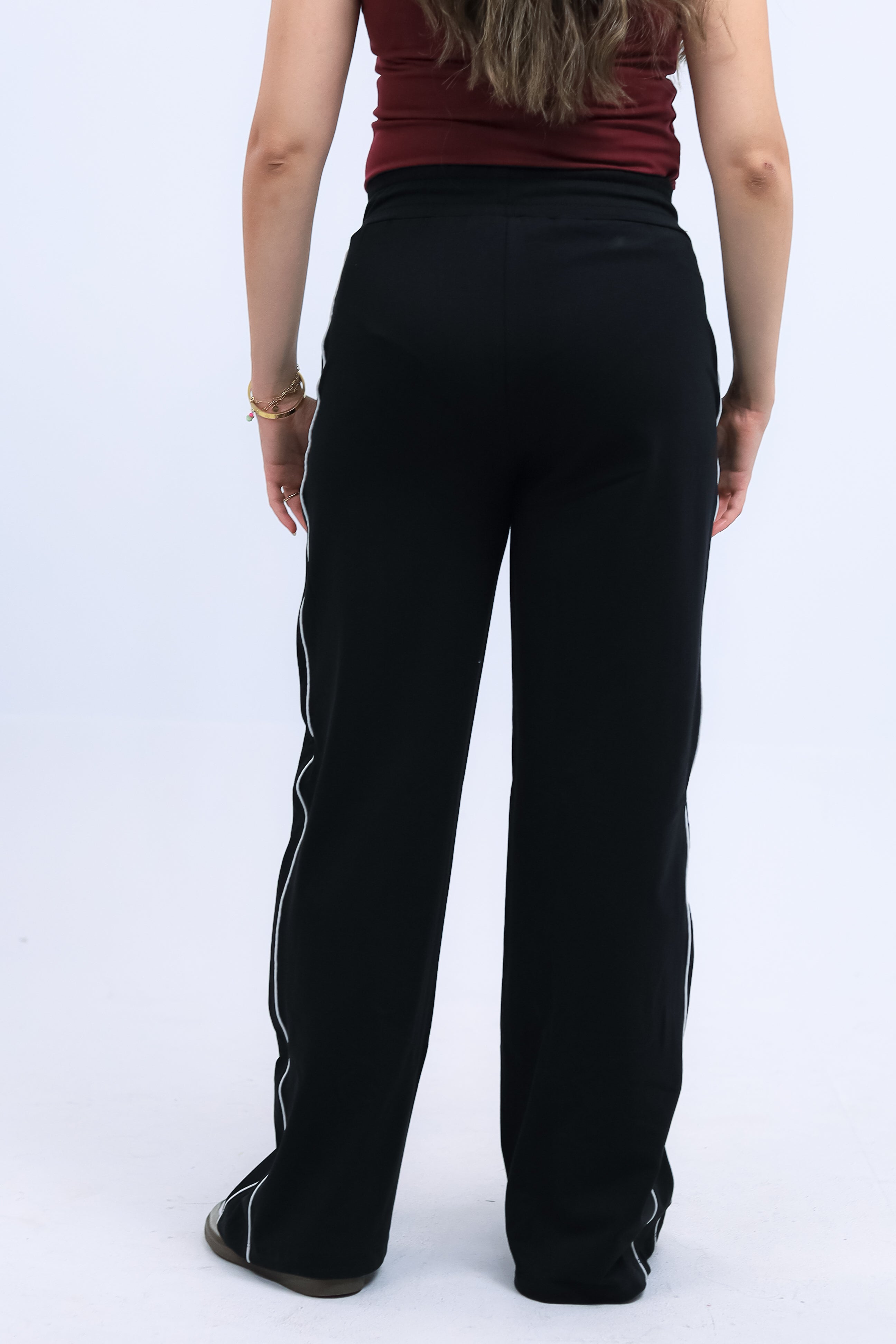 WIDE LEG SWEATPANTS WITH LINE